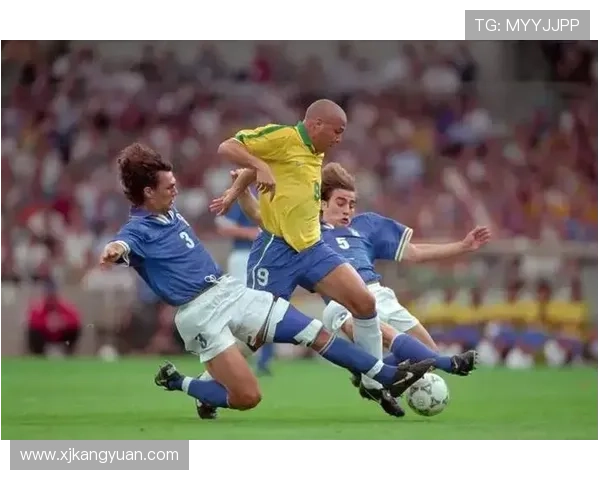 足球明星在世界杯赛场上的精彩进球瞬间回顾与分析