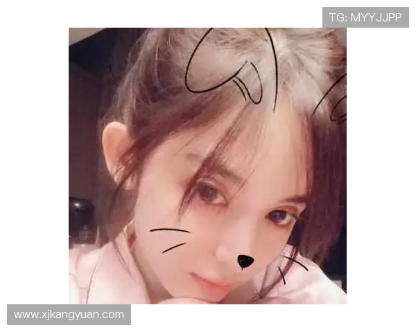 足球明星晒女友美照引热议网友纷纷点赞称羡慕不已