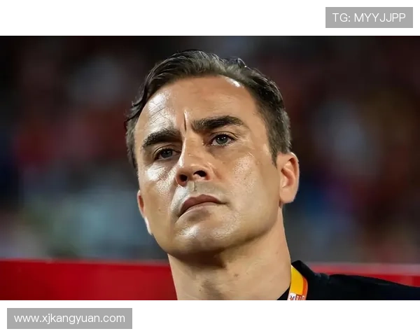 足球明星在赛场上梦游睡着的瞬间引发球迷热议