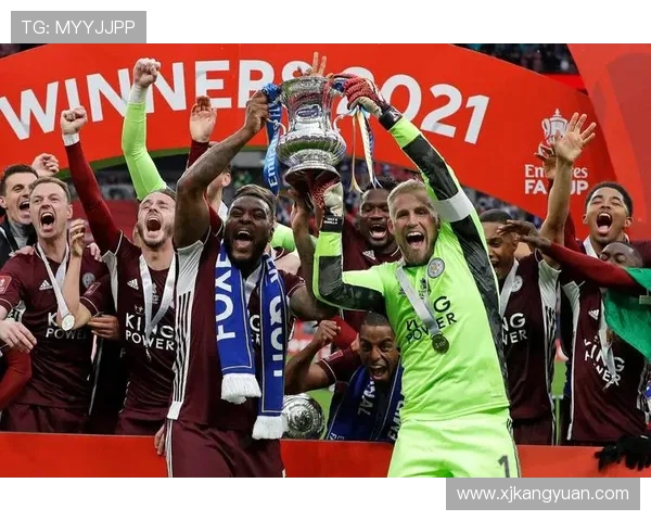 鼻子撞歪的足球明星背后的励志故事与不屈精神